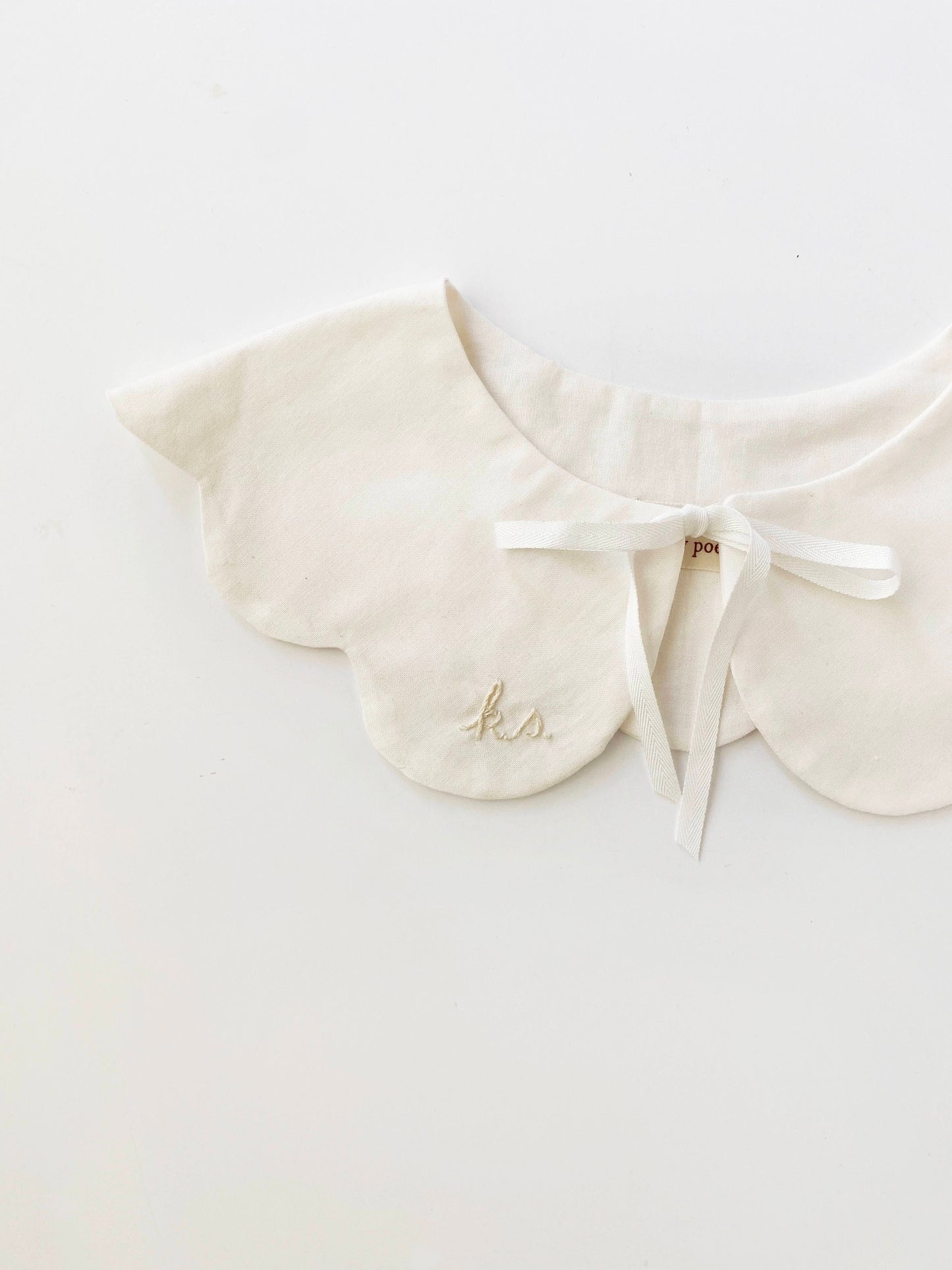 Cursive Collar, Au lait