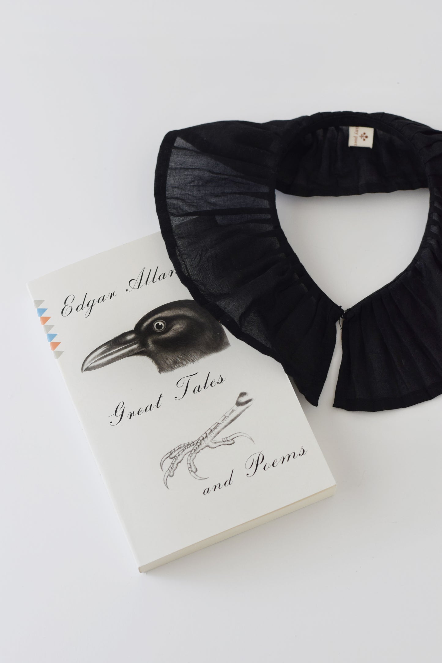 Florence Collar Women, Raven