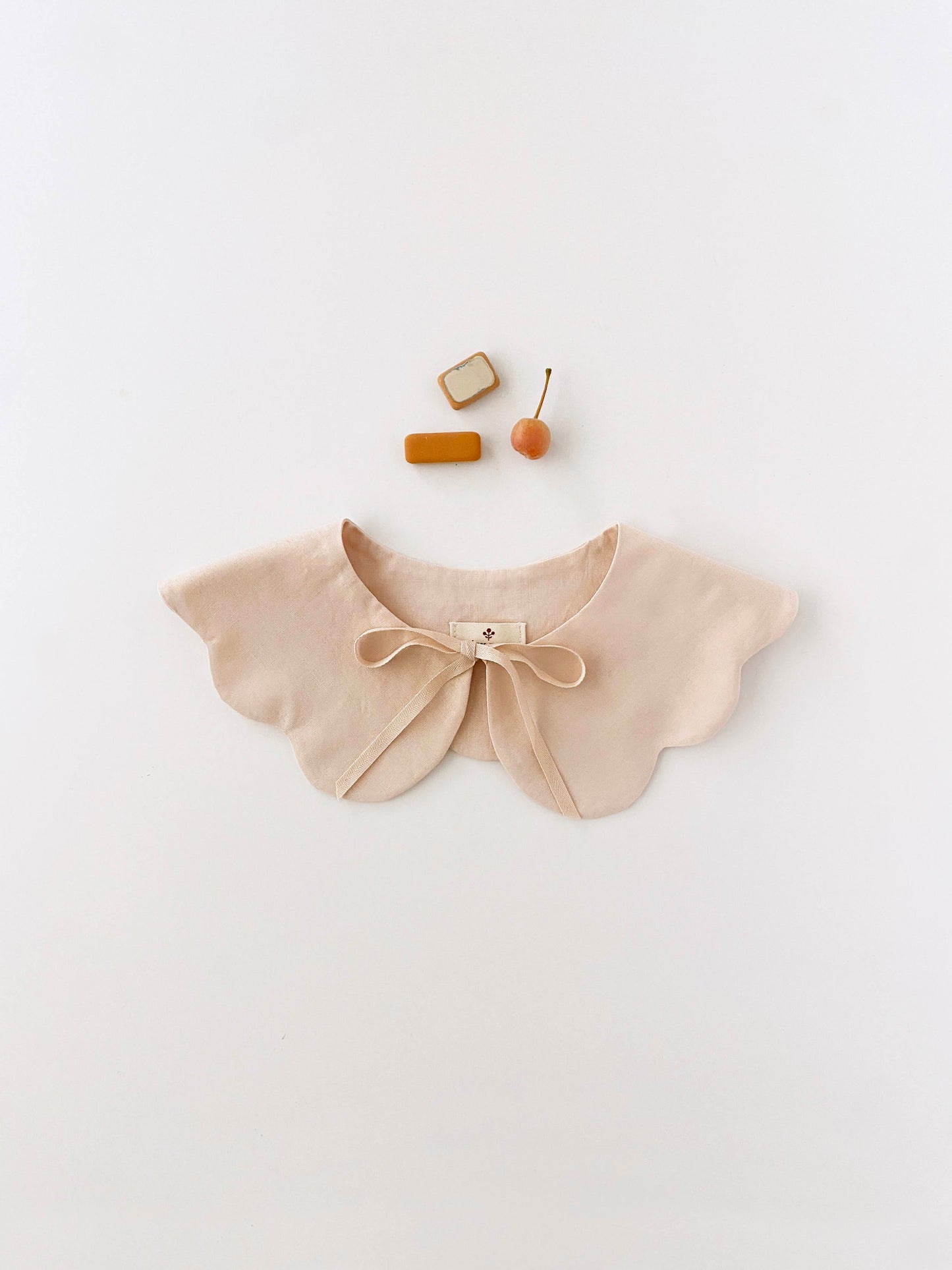 Cursive Collar, Rosé